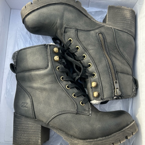 Billabong Lug Boots Wild Thing Sherpa Lining Black Winter Ankle Bootie Women's 7 - Picture 1 of 16